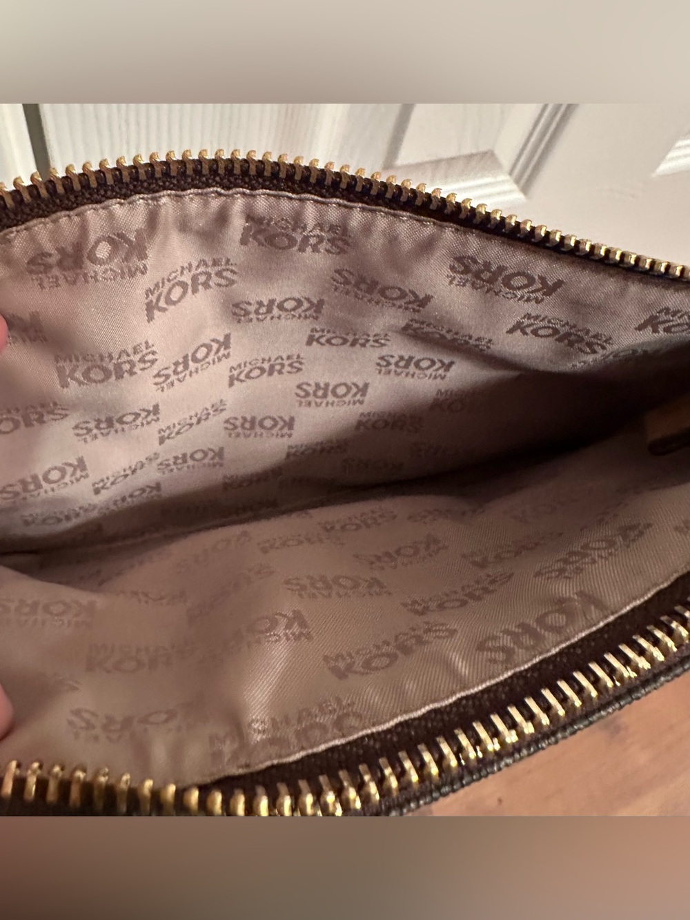 Michael Kors Crossbody Bag-Like New - Picture 9 of 12
